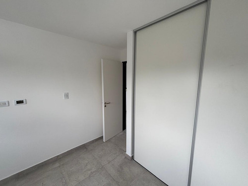 Duplex En Venta - 2 Dormitorios 2 Baños - 207mts2 - Villa Elisa