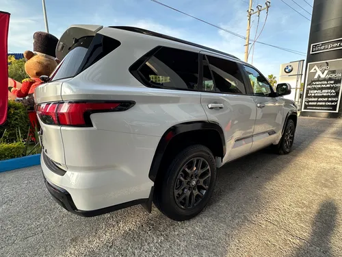 Toyota Sequoia PLATINUM BLANCA 2025
