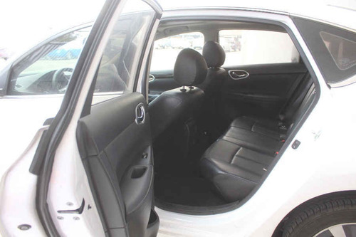 Imagen 10 de 15 de Nissan Sentra 2018 4p Exclusive L4/1.8 Aut Nave