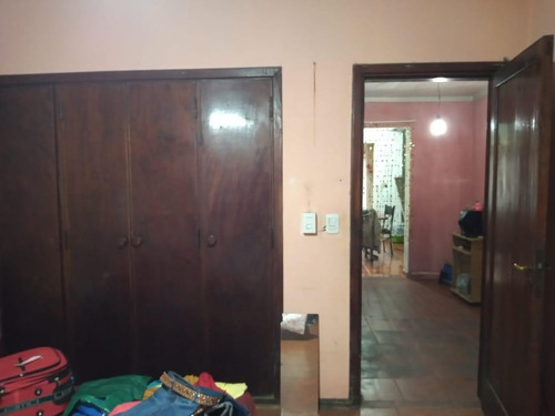 Imagen 11 de 18 de Casa Con Deptos. - Villa Sarmiento