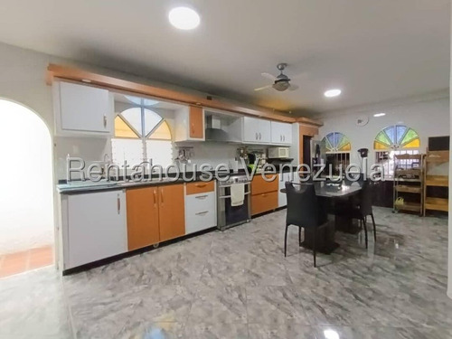 Casa De Amplios Espacios Amoblada En Urb. Lourdes. Ljsa 25-13114