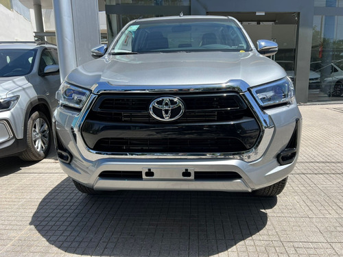 Imagen 6 de 19 de Toyota Hilux Srv 4x2 At