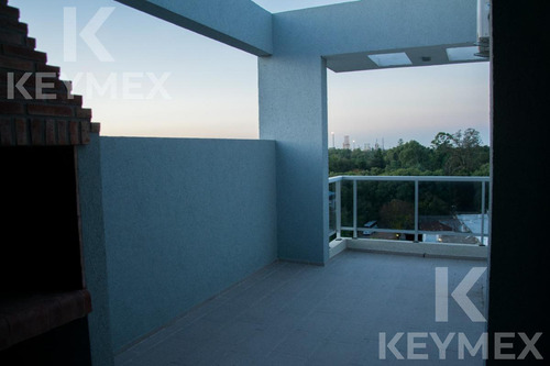 Departamento De Dos Dormitorios Tipo Dúplex En La Plata Con Terraza Y Parrilla Propias