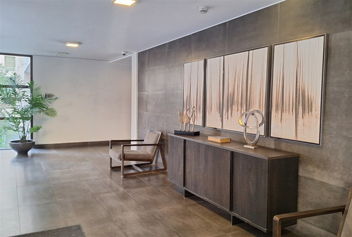 Departamento En Venta De 2 Dorm. En Las Condes 2 Estacionam