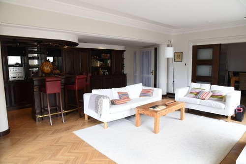 Imagen 2 de 16 de Venta De Apartamento 4 Dormitorios Y Garaje Pocitos