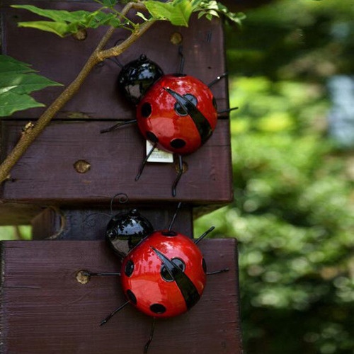 L Preciosas Figuras Realistas De Mariquita De Metal Rojo