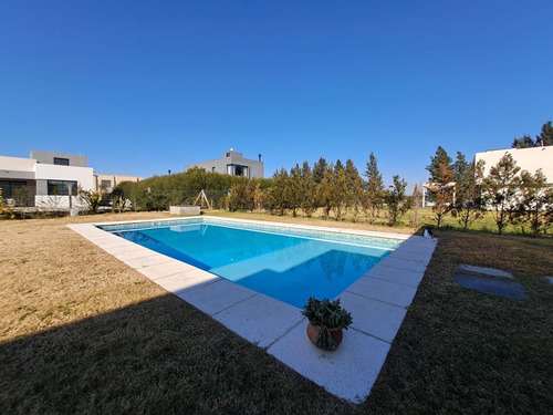 Casa De 4 Ambientes Con Pileta En Santa Ines!!! Se Alquila Amoblada!!!