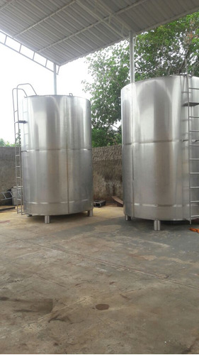 Tanques Silos Verticales Para Enfriar Leche Marca Inalvica. 