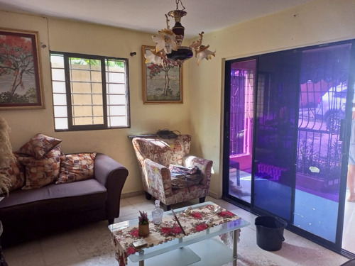 Vendo Casa De 2 Niveles Independientes En Santa Cruz De Villa Mella A 5 Minutos Del Supermercado Bravo De Villa Mella, Santo Domingo Norte, República Dominicana