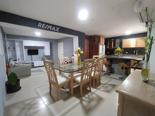 Imagen 2 de 18 de Re/max 2mil Vende Apartamento Remodelado En La Urb. Maneiro - Isla De Margarita