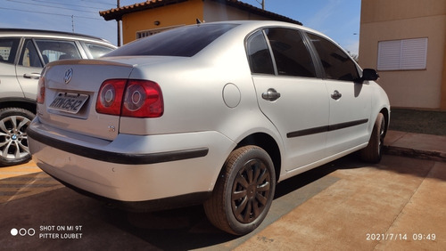 Imagem 5 de 11 de Volkswagen Polo Sedan 2010 1.6 Vht Comfortline Total Flex 4p