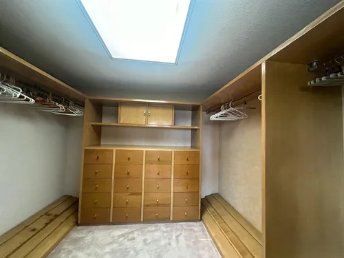 En Venta Lujosa E Iluminada Residencia, Localizada En Circuito Novelistas, Satélite.