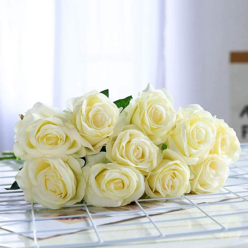 50 Rosas Brancas Flores Artificiais Idênticas As Naturais | Parcelamento  sem juros