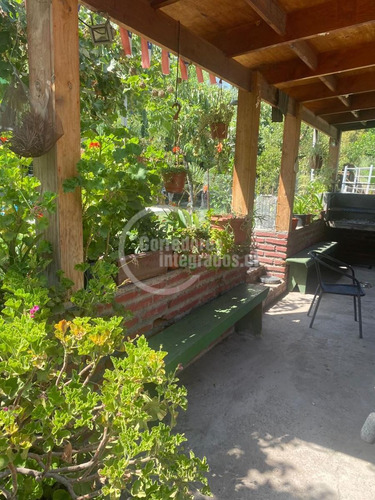 Casa En Venta De 5 Dorm. En La Florida