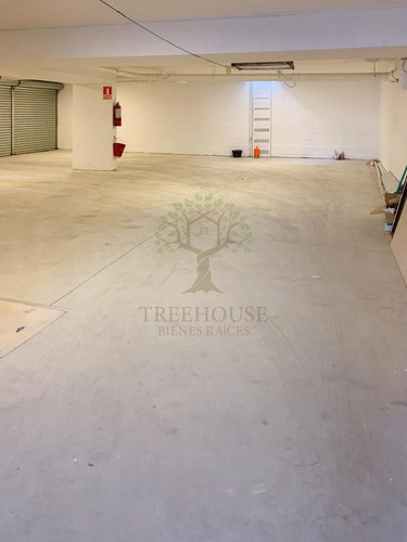 Venta Con Renta De Apartamento 2 Dormitorios Con Patio, Terraza, Gge Y Box En Malvín