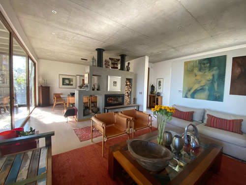 Moderna Casa En Condominio Alto Nogales. Machalí.