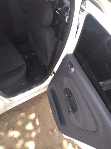 Volkswagen Voyage 2014 1.6 Vht Trend Total Flex 4p