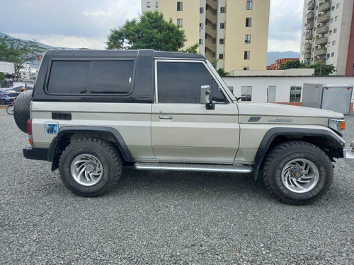 Toyota 1992 Macho
