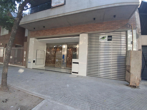 Venta De Departamento 3 Dormitorios Patio, Balcón Y Cochera