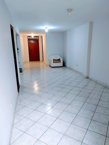 Imagen 3 de 12 de Departamento Independiente, En 2do Piso, Frente A Lindo Parque
