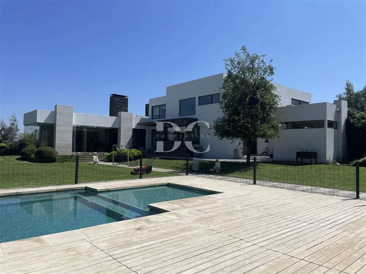 Imagen 2 de 30 de Venta 5 Dorm. En Brisas De Chicureo Club De Golf Colina