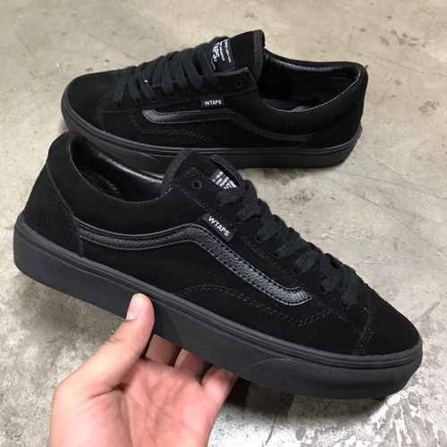 vans negras suela negra