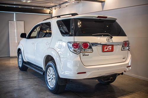 Imagen 3 de 15 de Toyota Sw4 Srv 4x2 2.7n At 197.000km 2013 Blanco