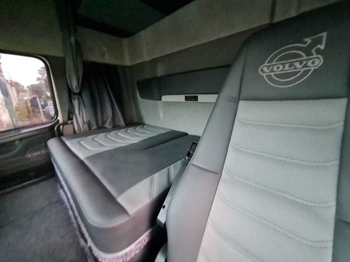 Imagem 11 de 13 de Volvo Fh 540 6x4 Traçado Ano 2014 Bug Leve Susp Mola