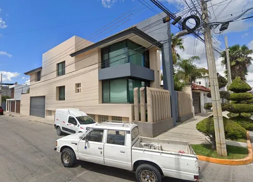 Venta De Hermosa Casa