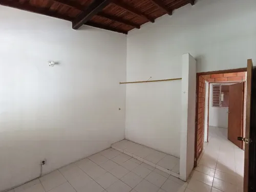 Casa En Arriendo En Prados Del Este. Cod A27003