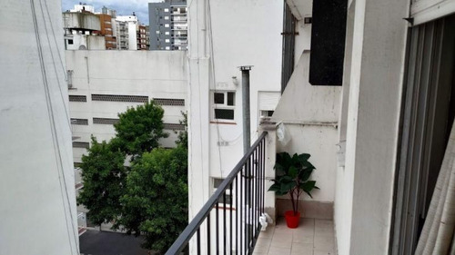 Imagen 8 de 9 de Temporada | 1 Ambiente Al Contrafrente Con Balcón