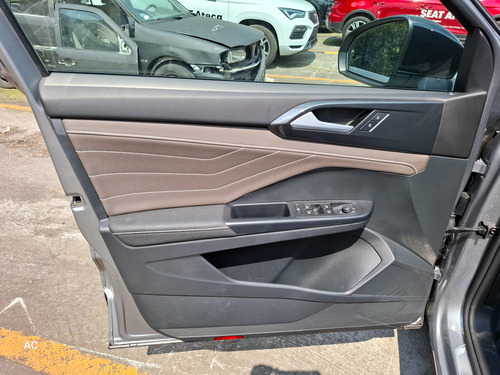 Volkswagen Taos 1.4 Tsi Highline At