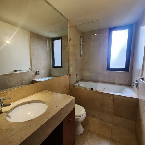 En Venta Amplio Apartamento 267mts Zona 10