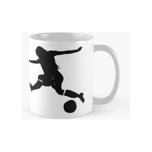 Taza Mujer Jugando Al Fútbol En Busca De Un Gol. Calidad Pre