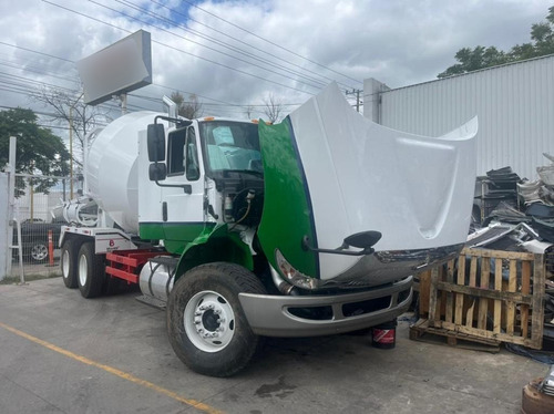 International 8600 Con Equipo De Olla Revolvedora