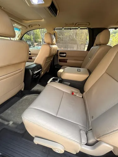 Toyota Sequoia 5.7 Platinum At