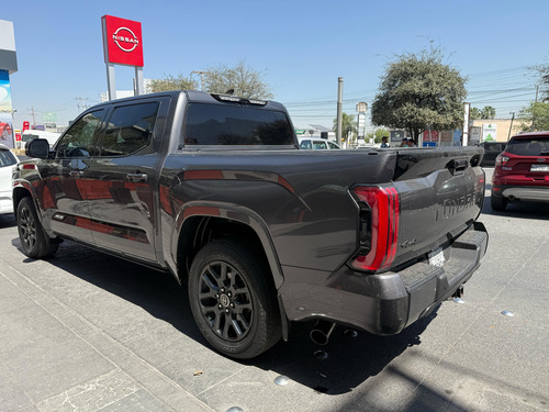 Toyota Tundra 5.7 Limited 4x4 At