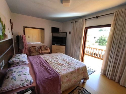 Imagem 8 de 15 de Casa Com 3 Dormitórios À Venda, 250 M² Por R$ 700.000,00 - Garcia - Blumenau/sc - Ca0650