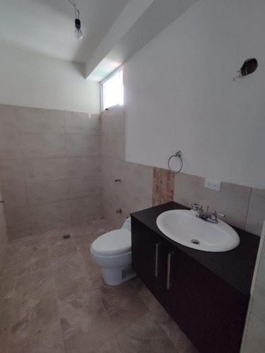 Imagen 17 de 18 de En Venta Apartamento Exclusivo Palazzo Ambruzzo. Adlz
