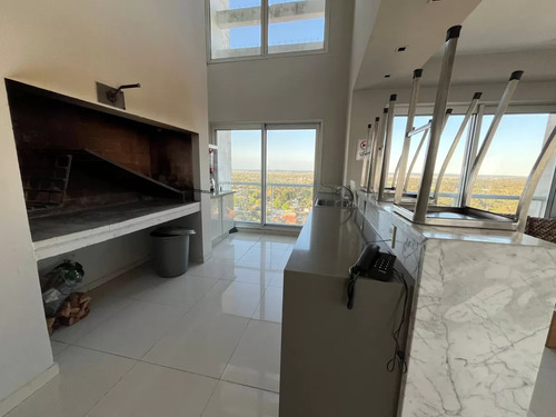 Disponible En Alquiler, Piso Alto, Linda Vista A La Playa Mansa