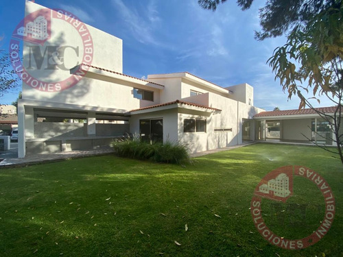 Casa En Venta En Rancho San Antonio Al Norte De La Ciudad