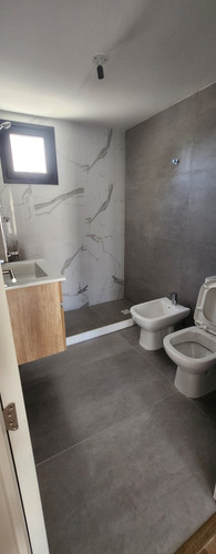 Apartamento Con Patio Y Terraza Uruguay Y Arenal Grande!!