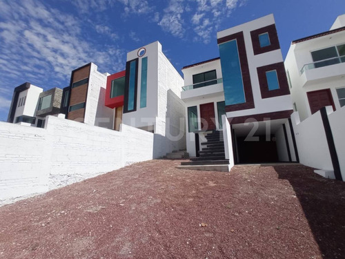 Casa En Venta En Solares Banthí, San Juan Del Río, Querétaro.