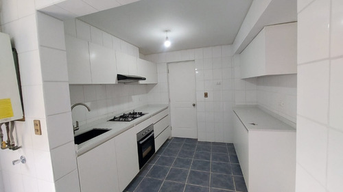 Casa Remodelada Con Piscina (5d-3b) - Formentera, Quilicura