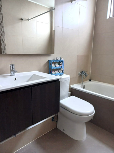 Casa Mediterránea En Condominio ,con Amplio Patio Privado