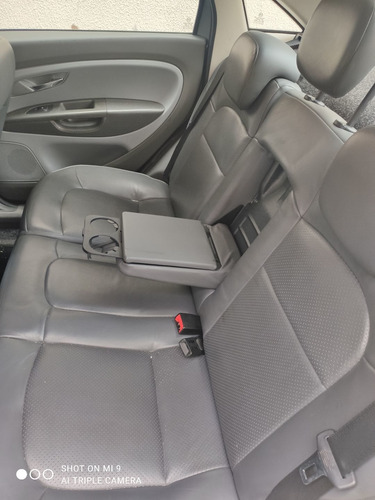 Fiat Linea 2011 1.8 16v Hlx Flex Dualogic 4p