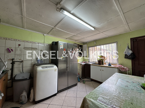 Casa Comercial Con Ingresos Activos