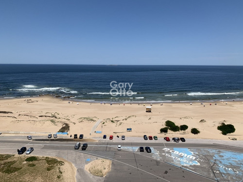 Hermoso Apto. En La Brava!!- Ref: 24338