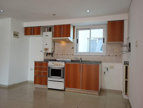 Excelente 3 Amb. $ 850.000 68 Mts Totales ( Todo Incluido Aysa Abl Y Expensas) Frente Con Balcon .