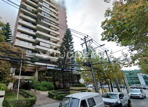 Box 19 Edificio San Crescente Metro El Golf [id: W10542]